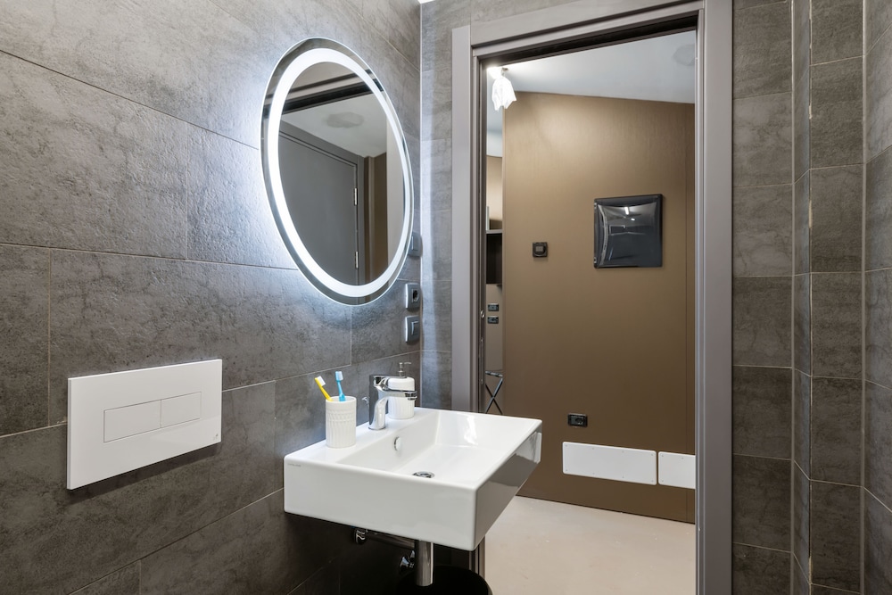 Classic Double Room Single Use photo 3