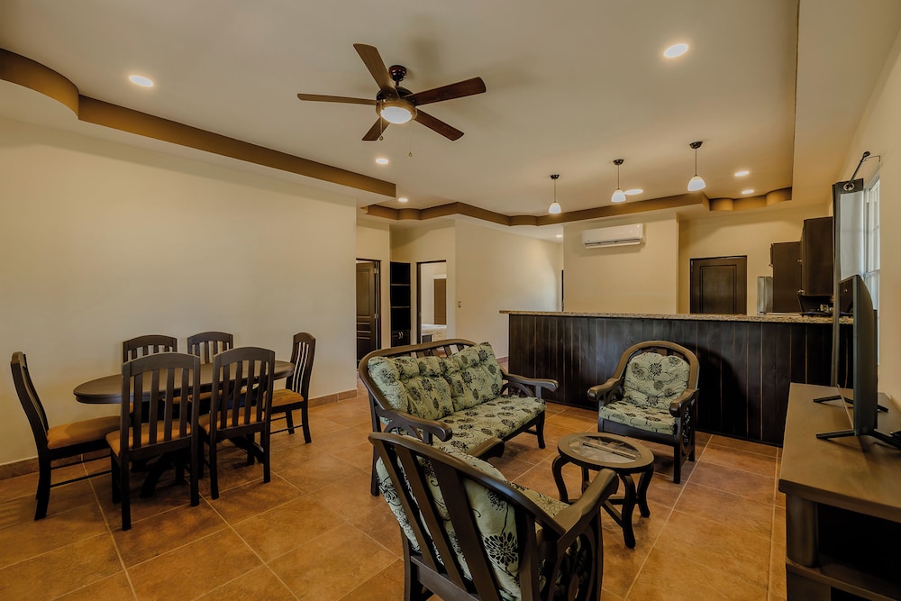 Deluxe House, 2 Bedrooms, Patio, Garden View photo 1
