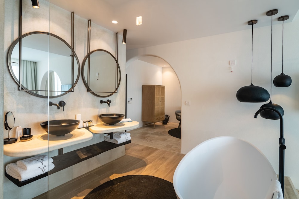 Luxury Apartment, 1 Bedroom, Balcony, Sea View (Free Access to AquaHouse & Beach) - Photo 7