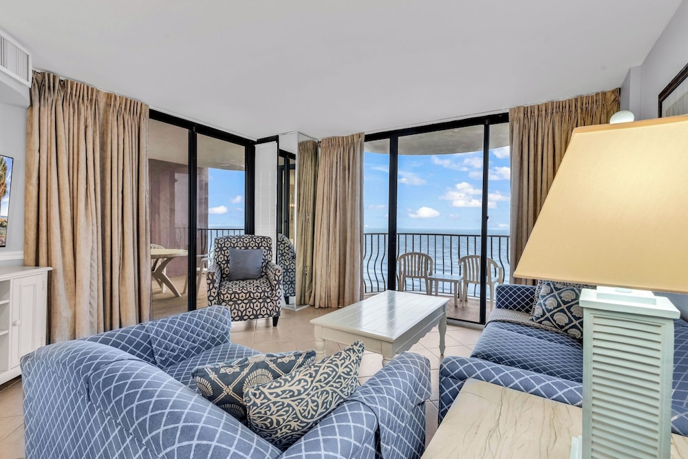 Premium Condo, 3 Bedrooms, Balcony, Ocean View