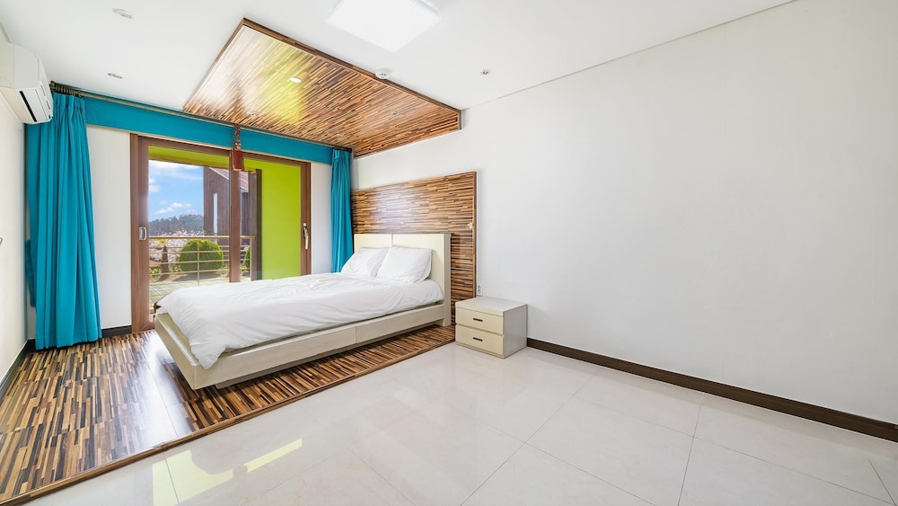 Basic Room, 1 Bedroom (Room 501) - Photo 3
