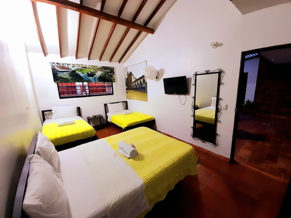 Family Quadruple Room, Multiple Beds photo 1