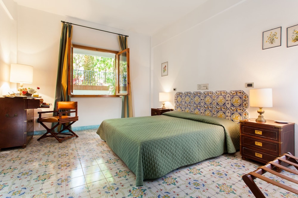 Standard Room, Balcony, Mountain View - Photo 2