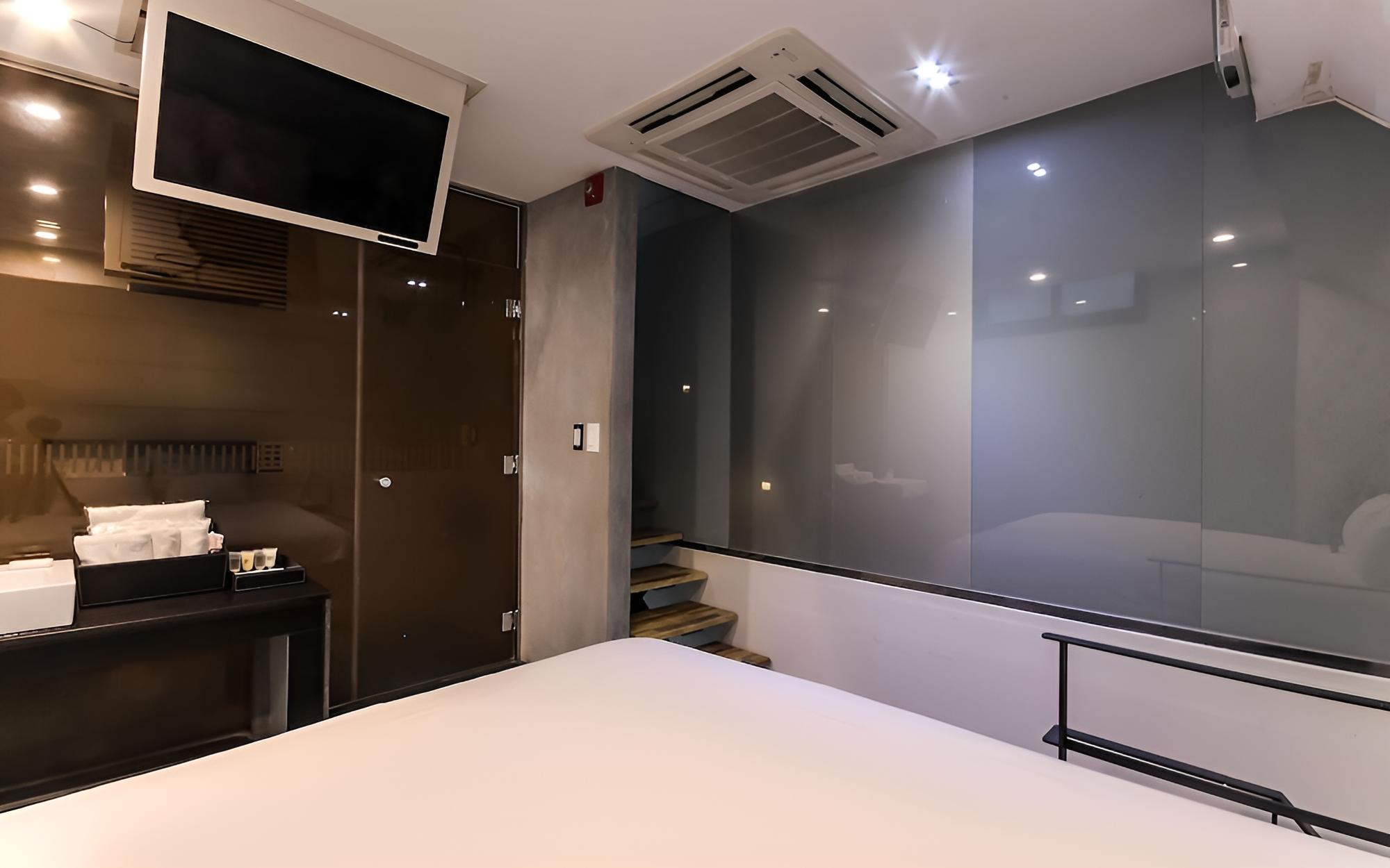 Room (ROYAL SUITE duplex (Monday-Friday sim)