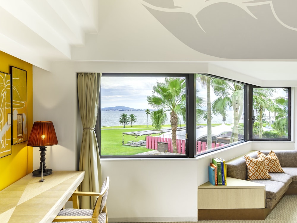 Basic Twin Room, 2 Bedrooms, Non Smoking, Ocean View (With Balcony)