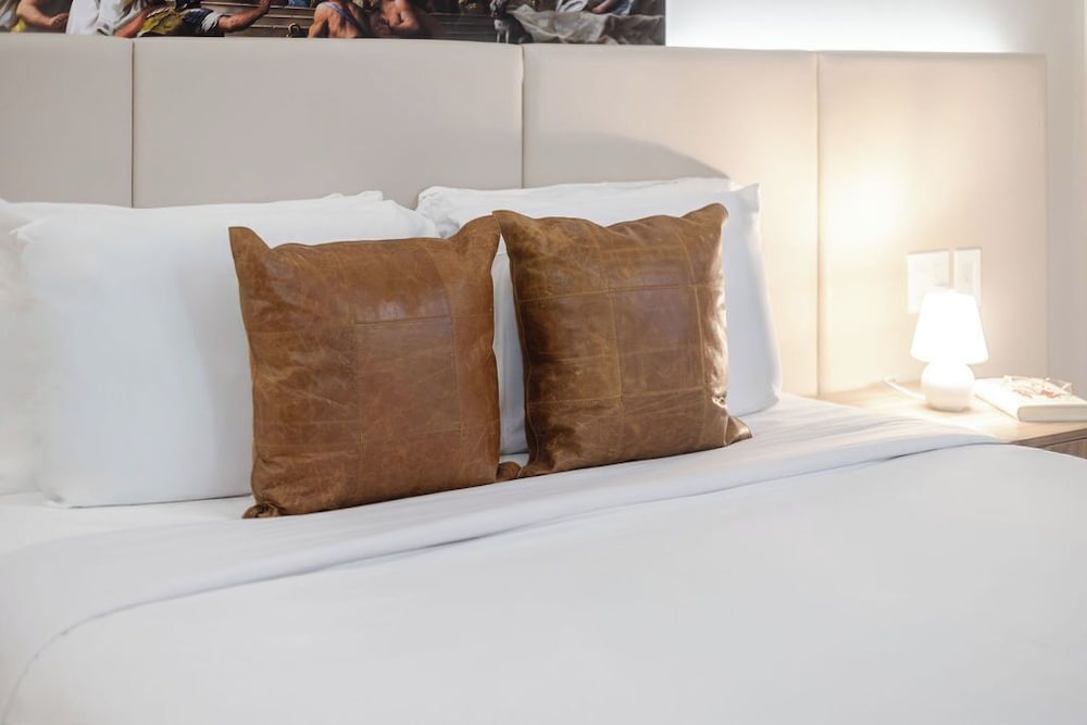 Deluxe Room, 2 Queen Beds - Photo 15