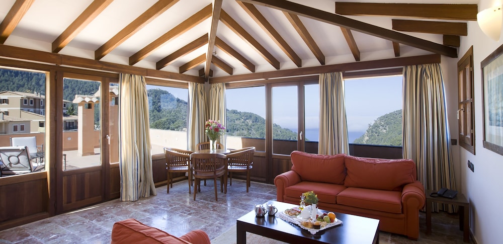 Panoramic suite, 1 bedroom, terrace, sea view Spa access not included