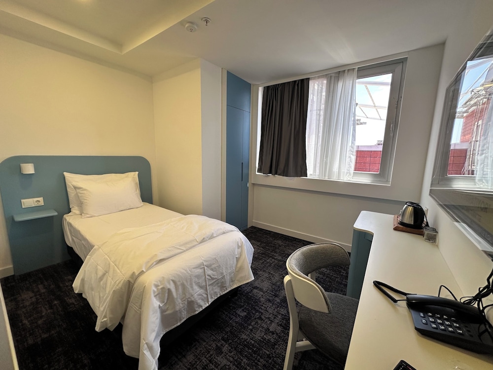 Single Room, City View