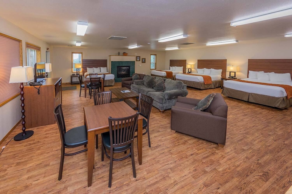 Executive Suite, Multiple Beds (Junior Suite) photo 1