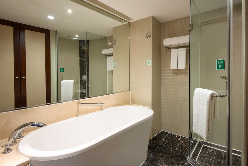 2 Double Premium City View - Photo 2