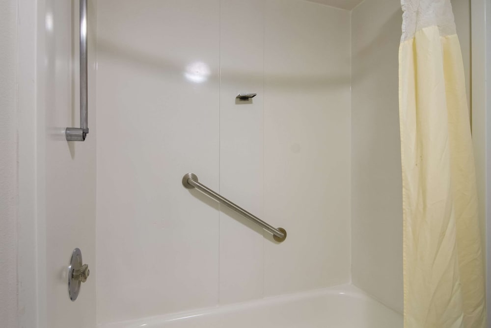 Suite, 1 King Bed, Non Smoking - Photo 2