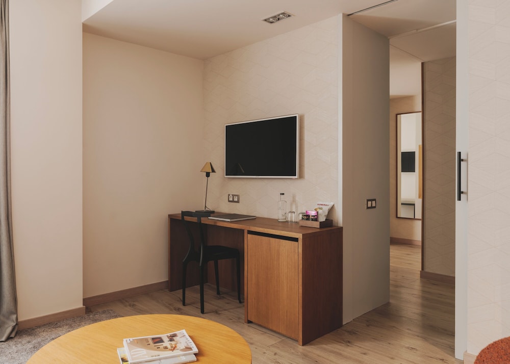 Deluxe Room (Family Room) photo 2