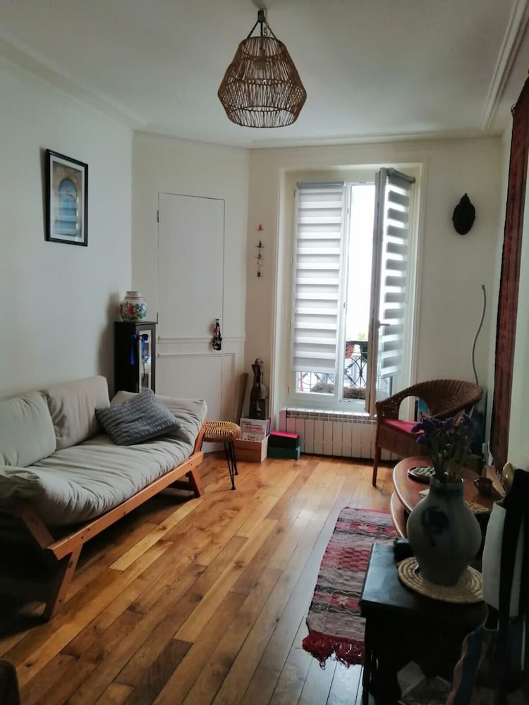 Apartment, Smoking