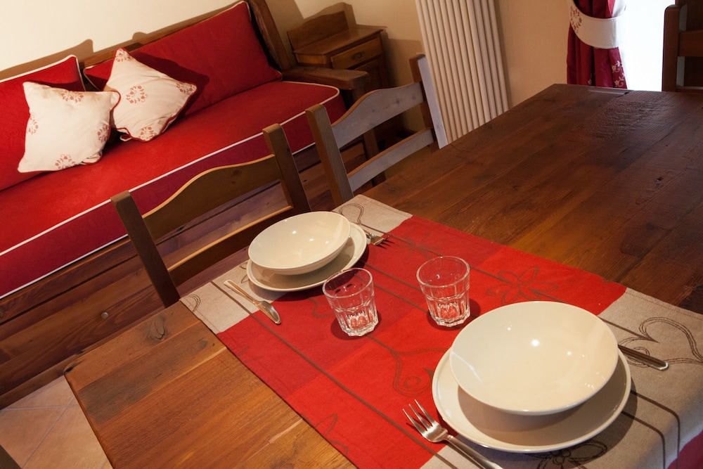 Duplex, 2 Bedrooms, Balcony, Mountain View photo 3