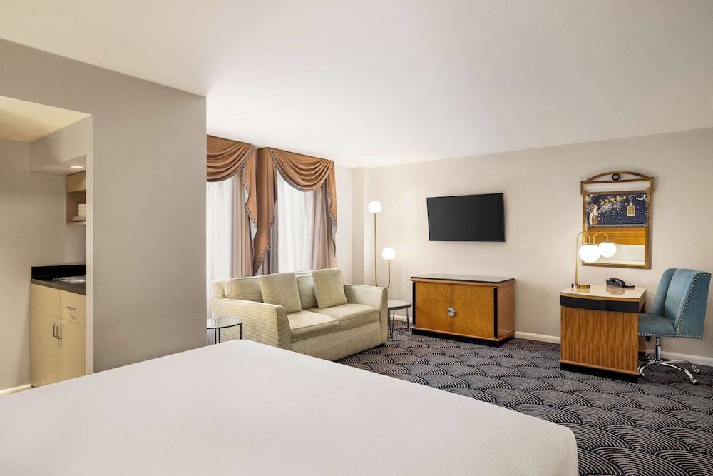 Standard Room, 1 King Bed, Non Smoking, Kitchenette