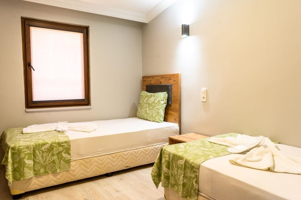 Basic Twin Room