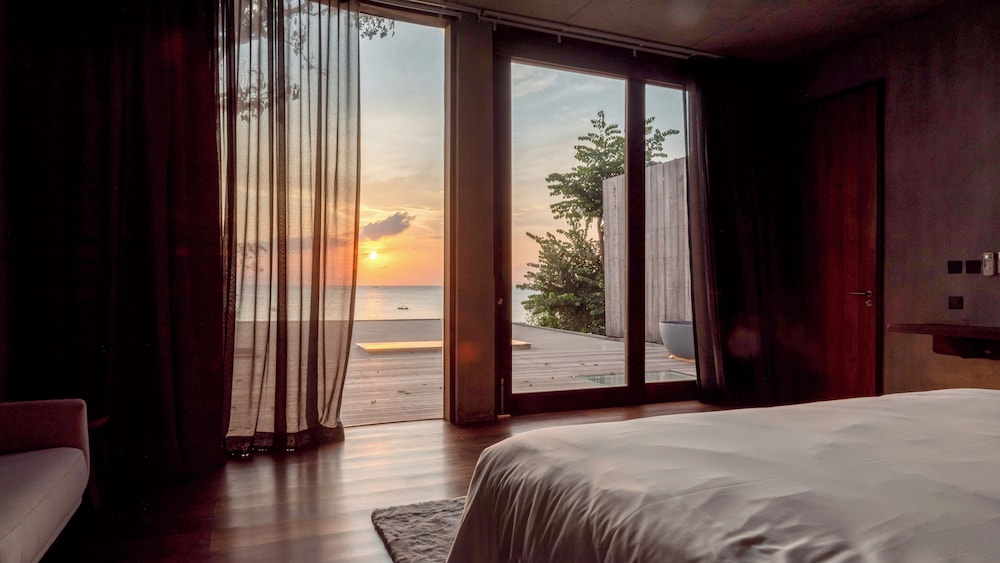 Premier Suite Oceanfront