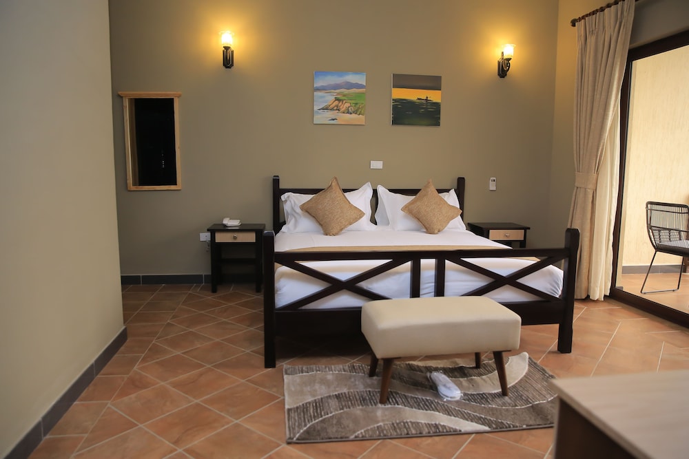 Standard Twin Room, Lake View (Grand View) photo 1
