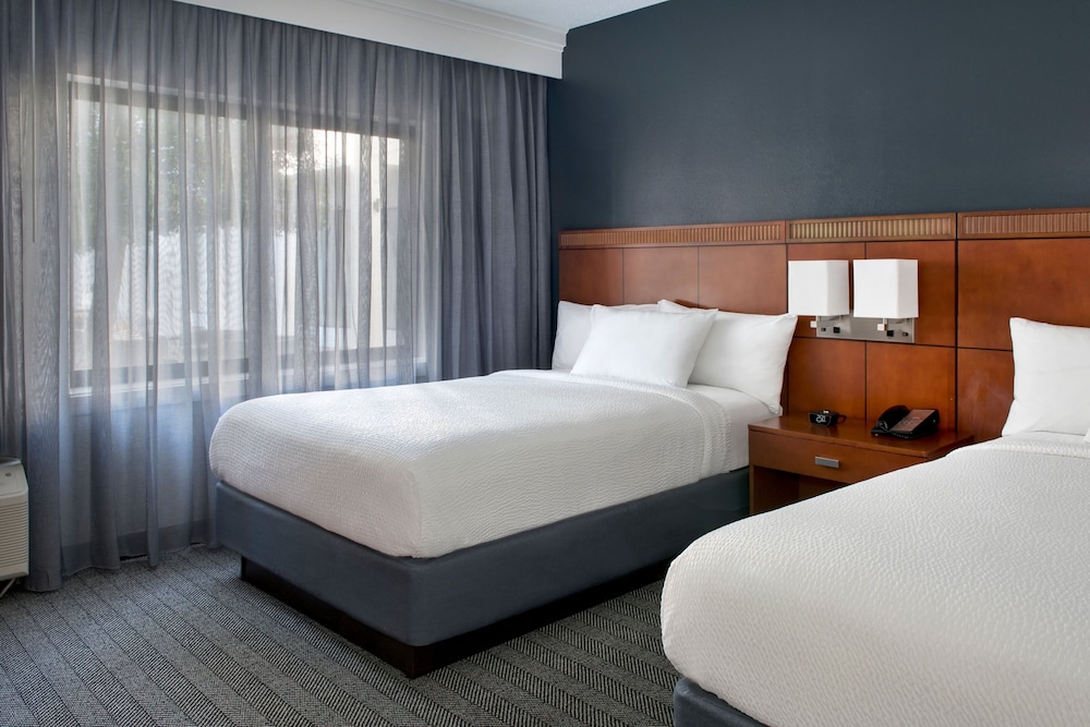 Room, 2 Double Beds (Mobility Accessible, Tub) - Photo 2
