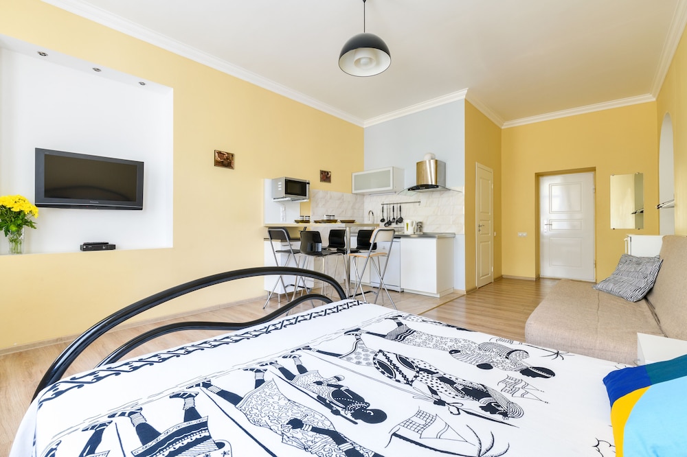Apartment (Coffee)
