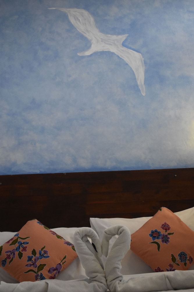 Deluxe Room with Air Conditioning photo 3