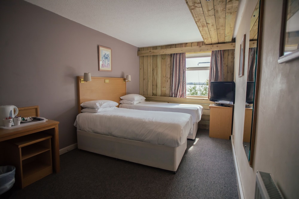 Twin Room - Photo 3