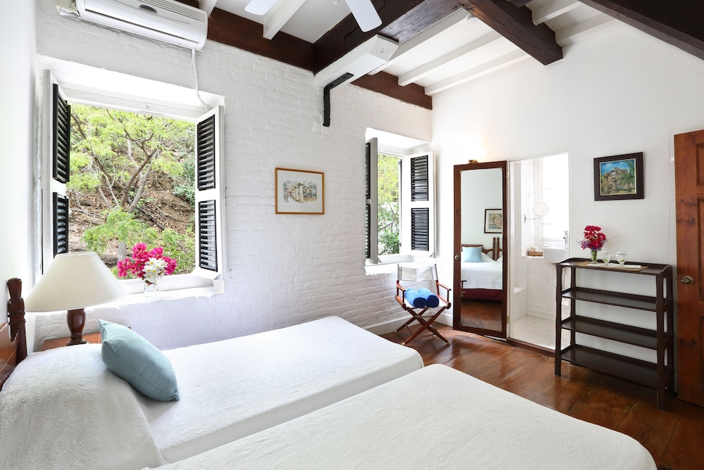 Superior Room, Hill View