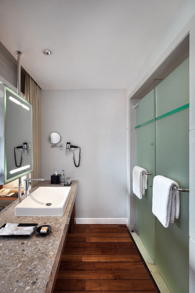 Deluxe Room, 1 King Bed (Plunge Pool) photo 3