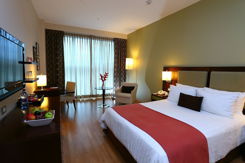 Executive Room, 1 Queen Bed - Photo 6