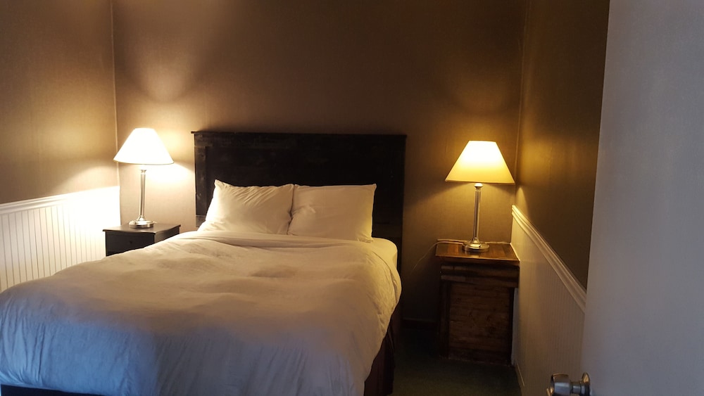 Family Room, 2 Bedrooms, Kitchenette photo 2