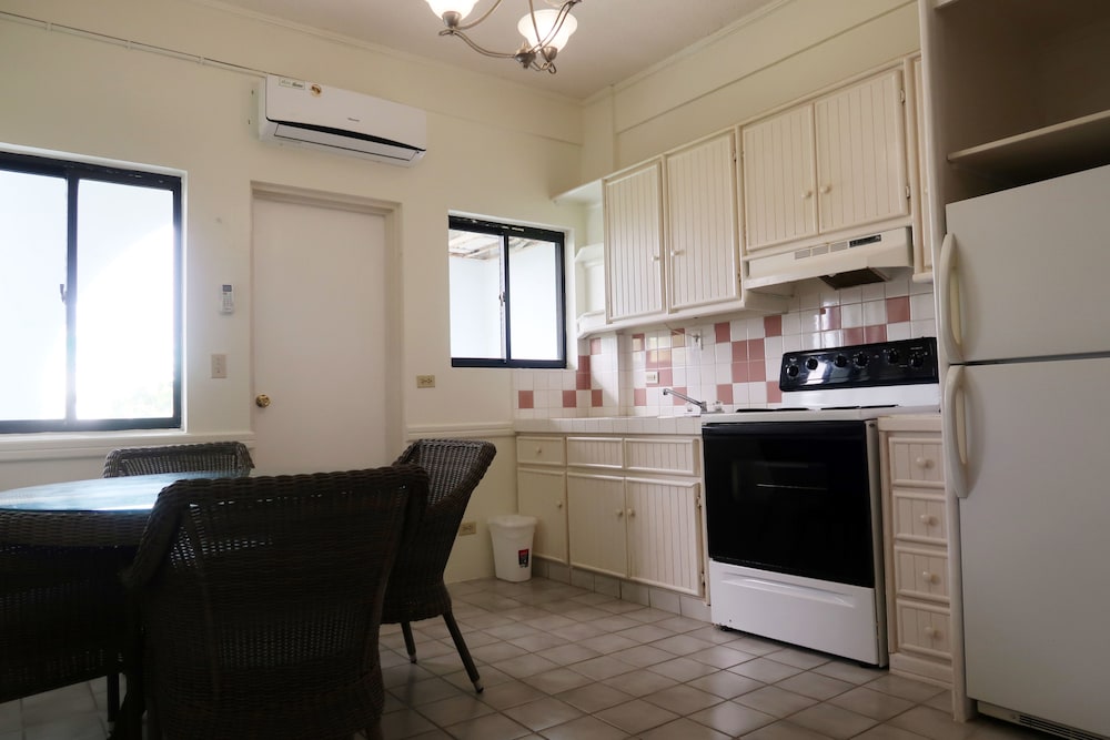 Basic Condo, 2 Bedrooms photo 2