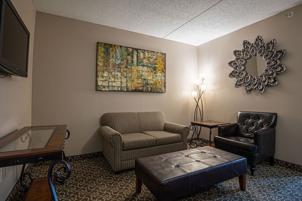 Suite, 1 Bedroom - Photo 2