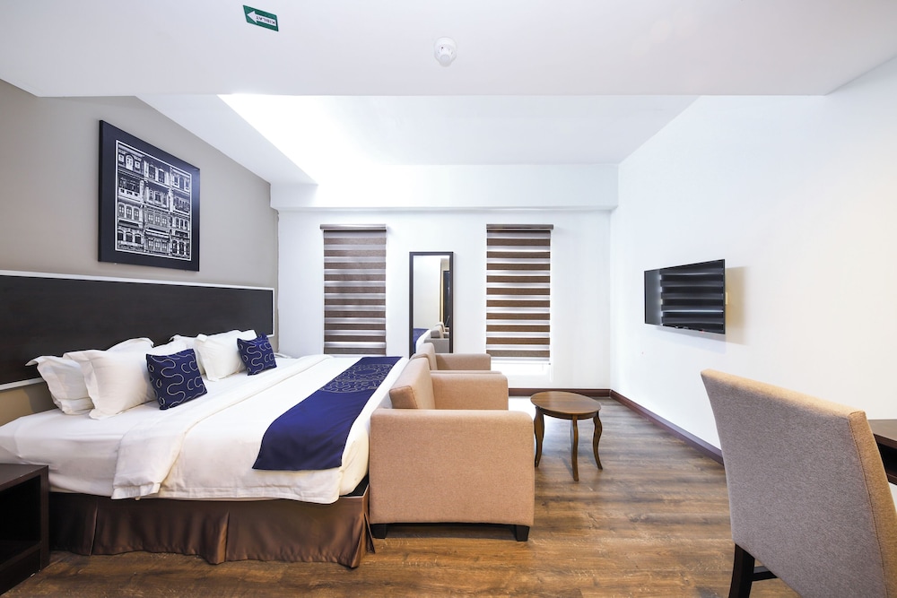 Deluxe King Room - City View