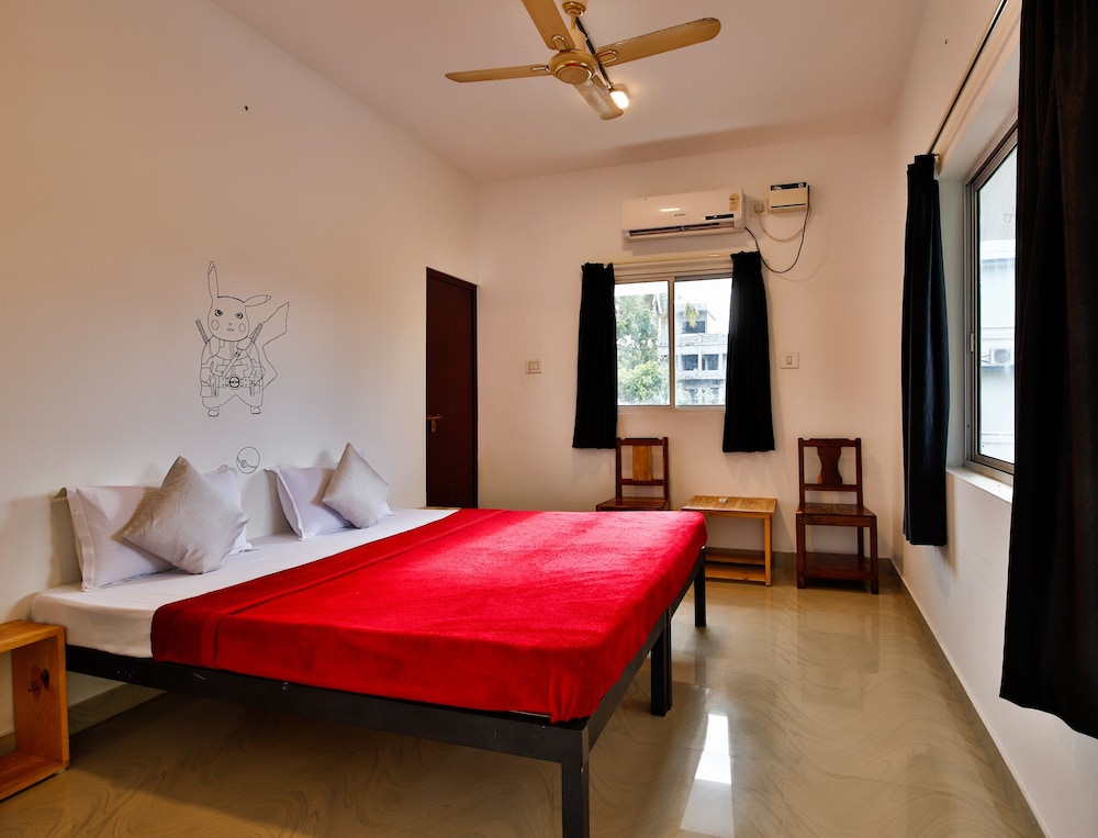 Standard Room, 1 Bedroom, Non Smoking, Courtyard View photo 3