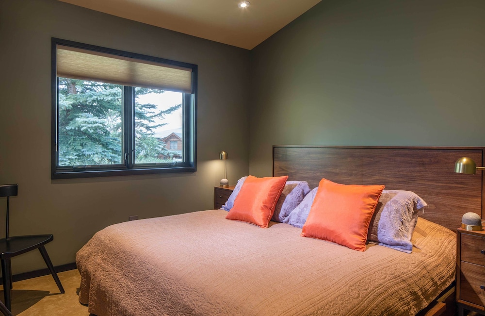House (4 Bedrooms) photo 2
