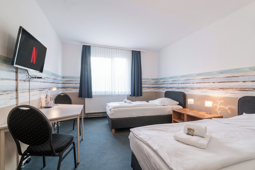 Basic Twin Room photo 1