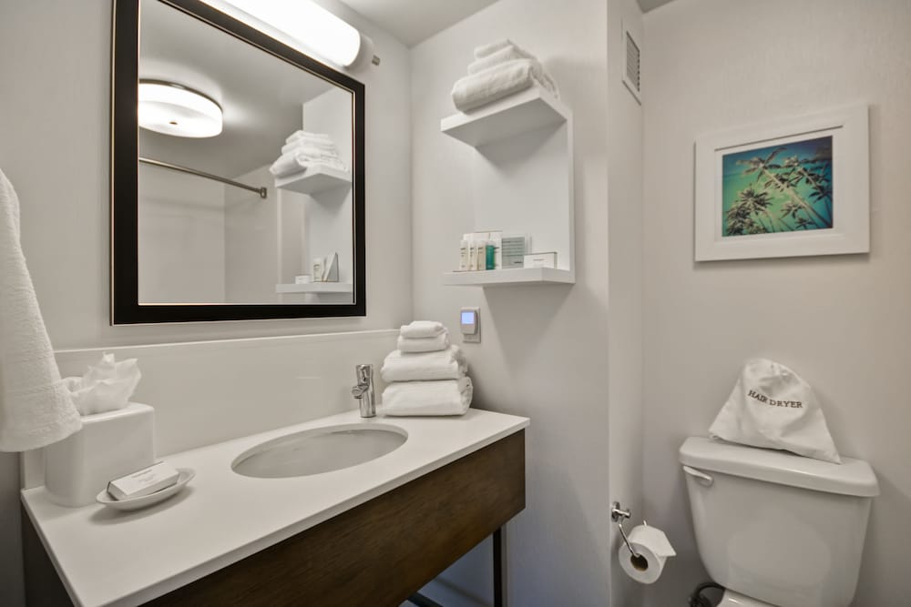 One king studio suite non smoking - Photo 5