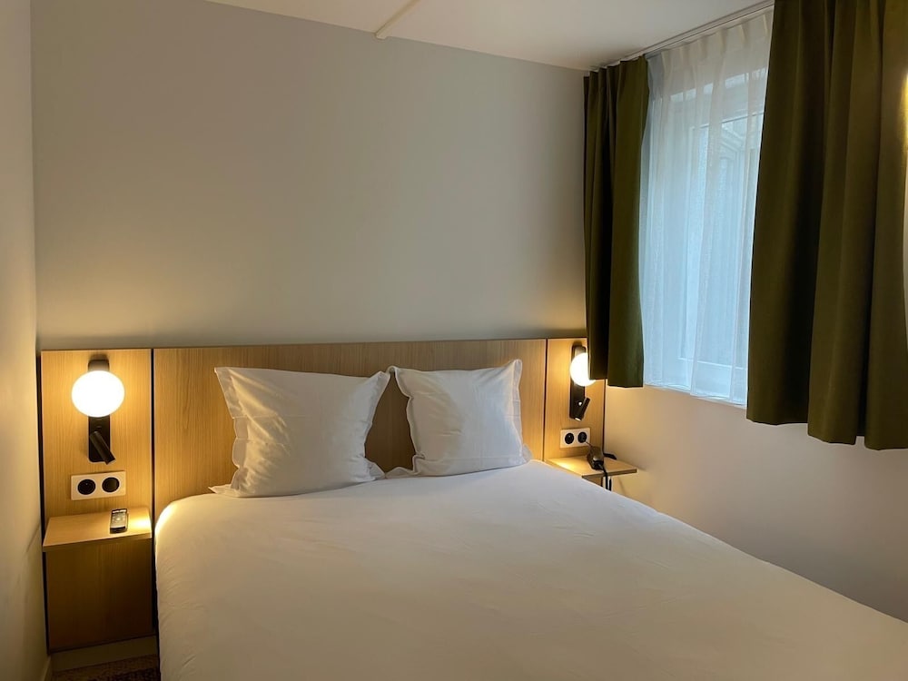 Comfort Room - Photo 1