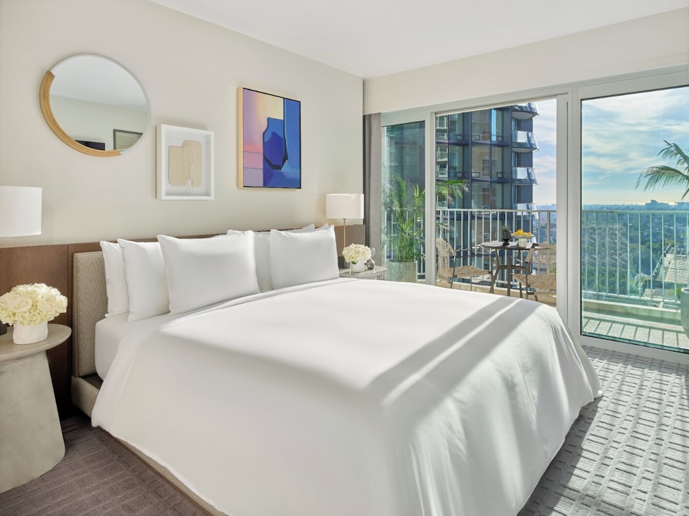 Premier Suite, 1 Bedroom, 1 King Bed (Hearing Accessible)