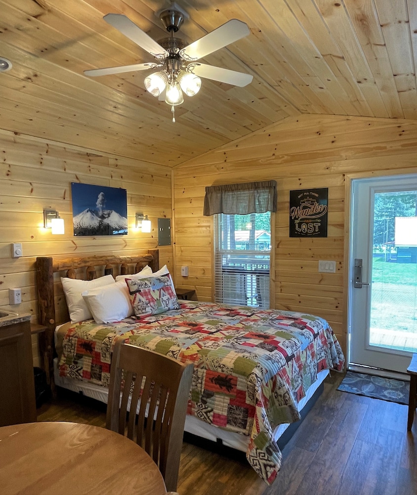 Cabin 13 photo 3