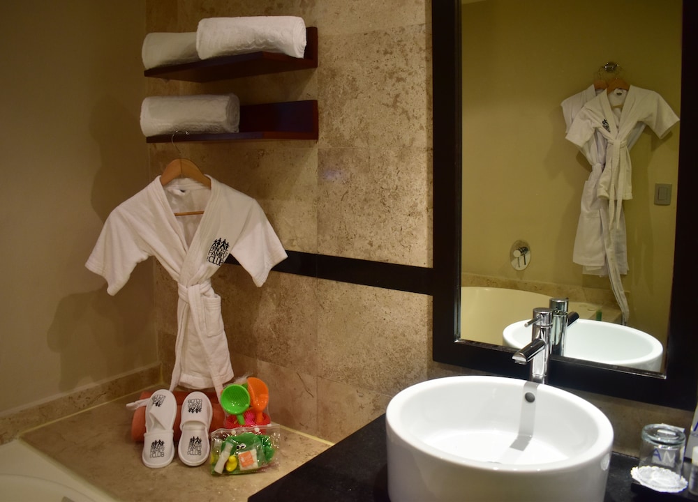 Family Club Junior Suite - Photo 20
