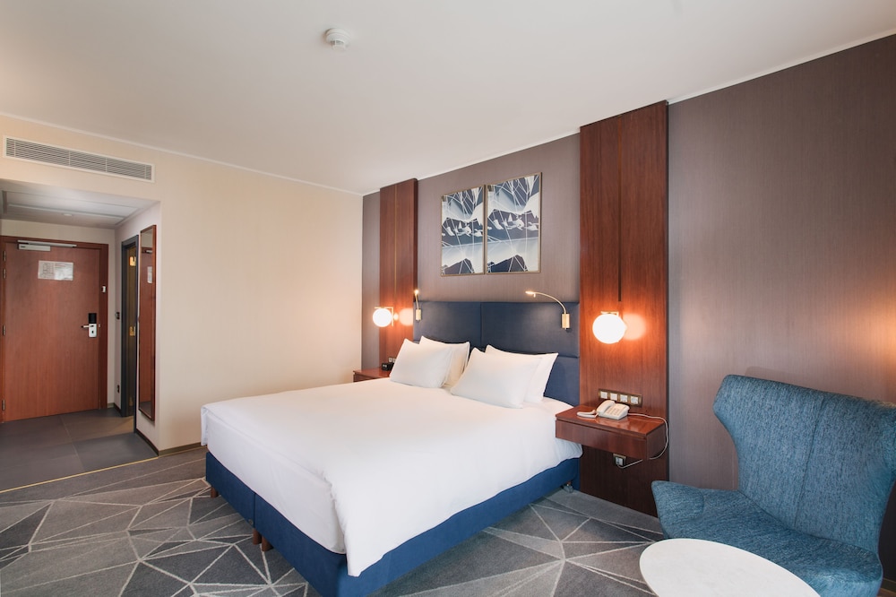Room, 1 King Bed, Accessible, Non Smoking - Photo 3