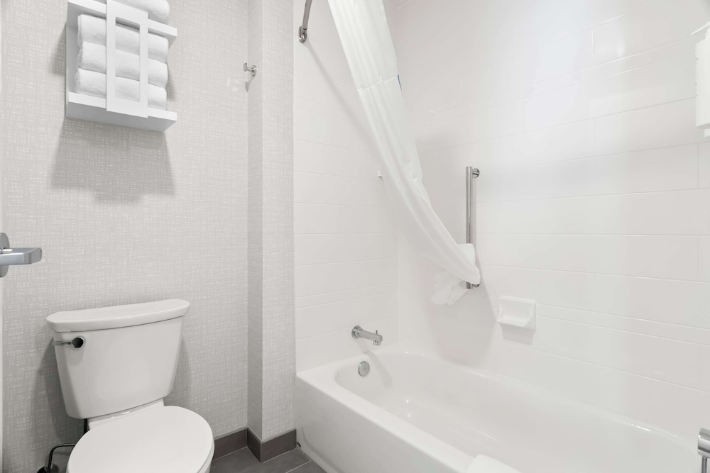 Studio, 2 Queen Beds, Refrigerator & Microwave (Wet bar) - Photo 4