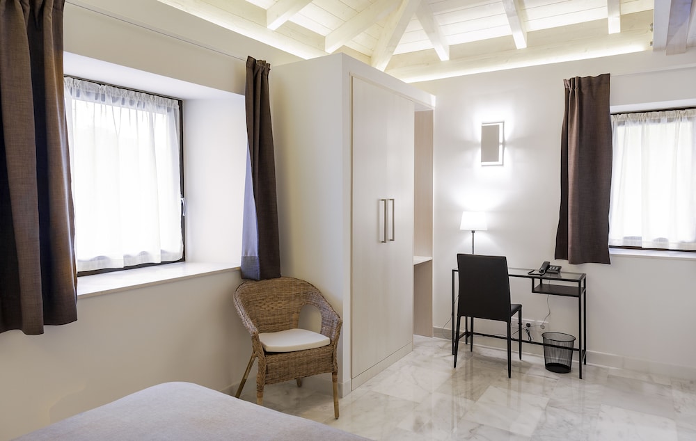 Superior Double or Twin Room photo 2