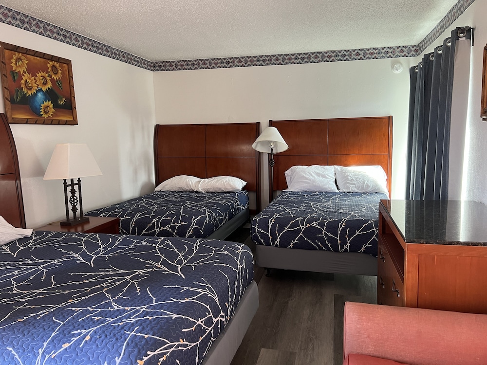 Family Quadruple Room photo 2