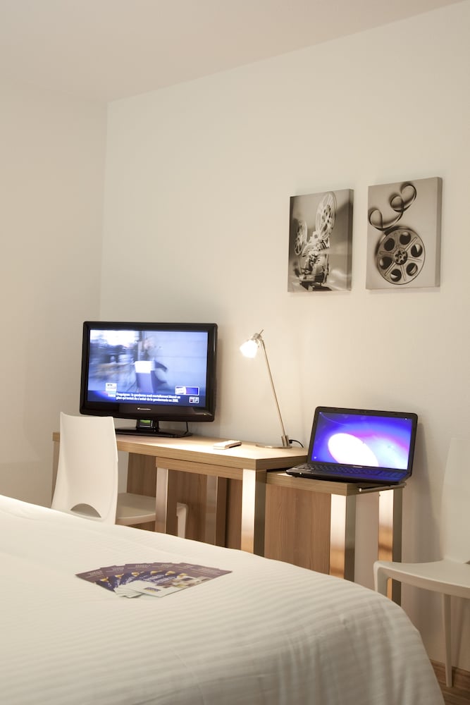 Business Studio, 1 King Bed - Photo 5