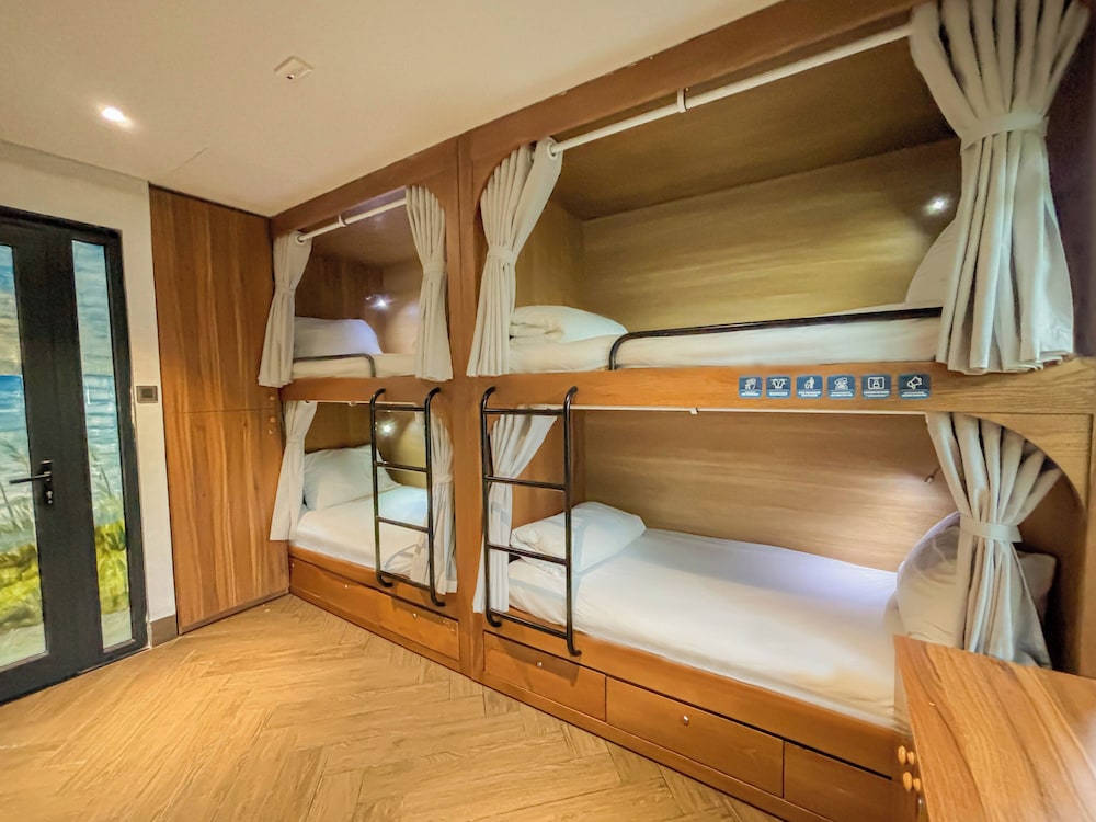 Shared Dormitory, Women only photo 2