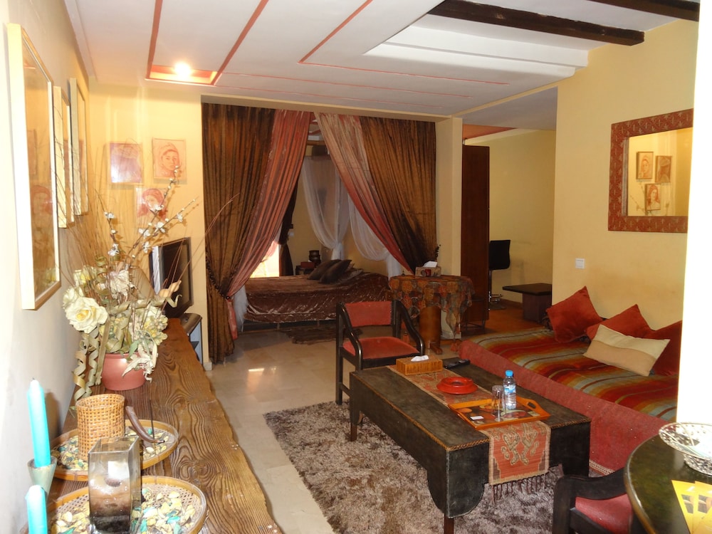 Deluxe Apartment