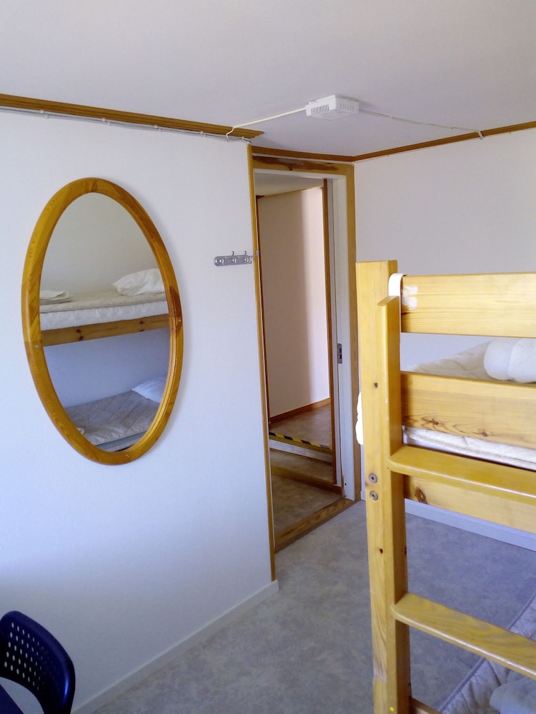 Standard Twin Room - Photo 3