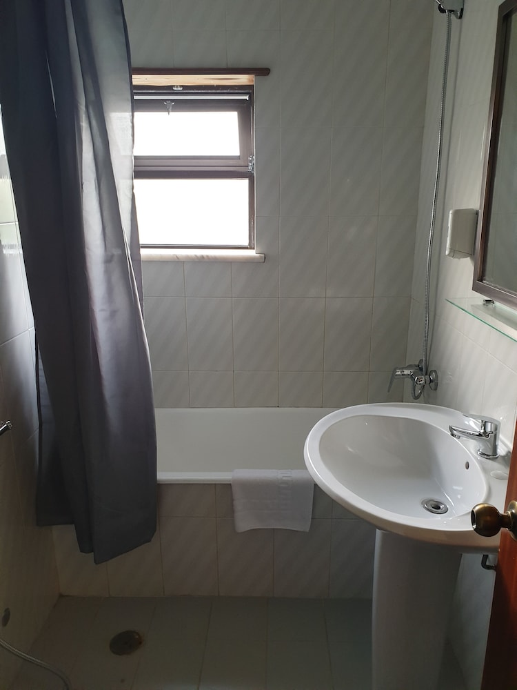 Standard Quadruple Room, Multiple Beds photo 3